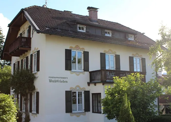 Villa Waldfrieden - Ferienwohnungen Und -Haus